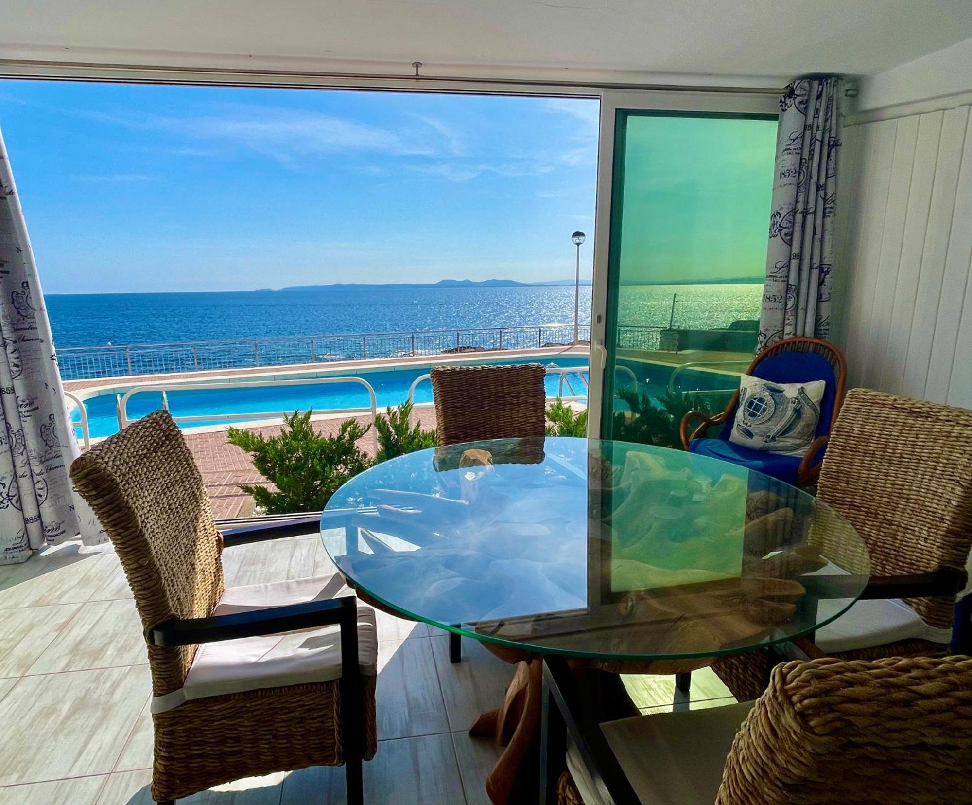 Magnifique Appartement En Front De Mer, Caneylles Roses Kültér fotó