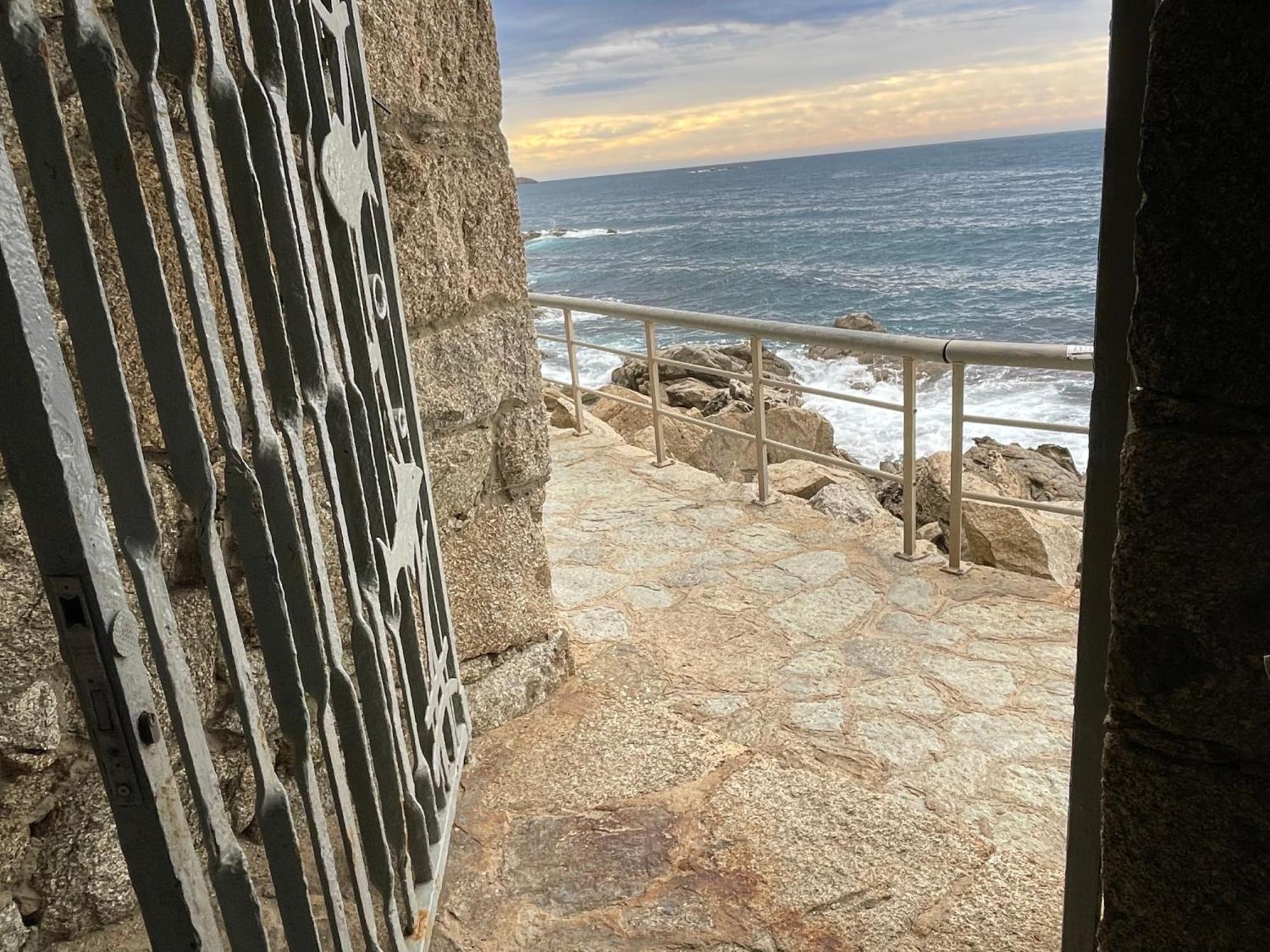 Magnifique Appartement En Front De Mer, Caneylles Roses Kültér fotó