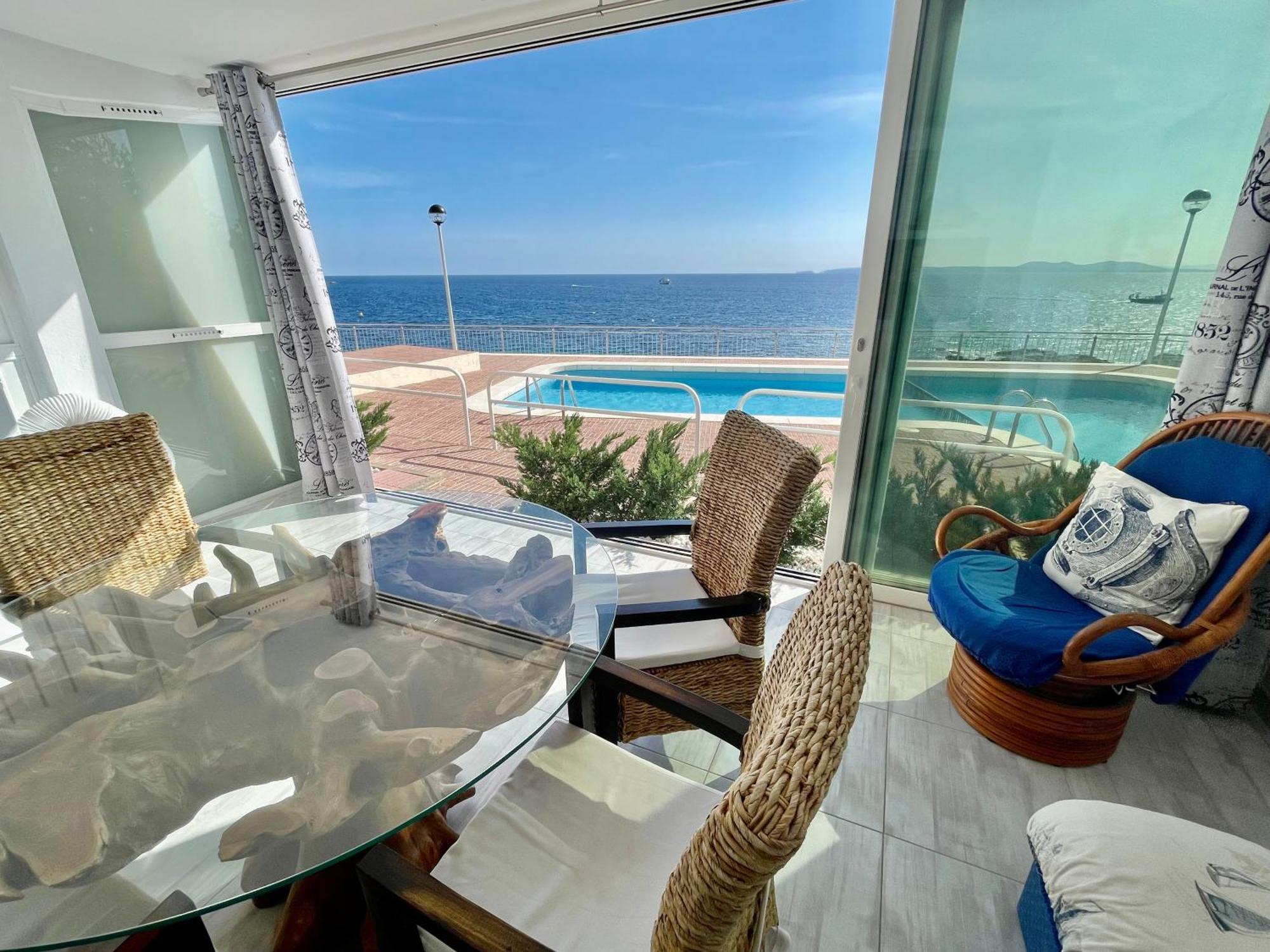 Magnifique Appartement En Front De Mer, Caneylles Roses Kültér fotó